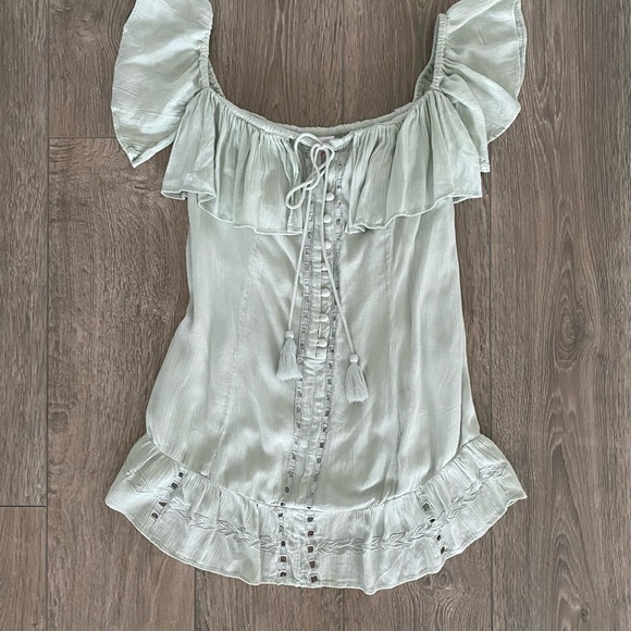 Revolve- Gisella Dress in Sage
ale by alessandra - Picture 5 of 5